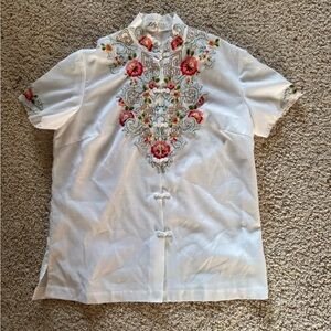 Vintage Lily Hand Embroidered Flowers White Ornate Snap Button Up Blouse Medium